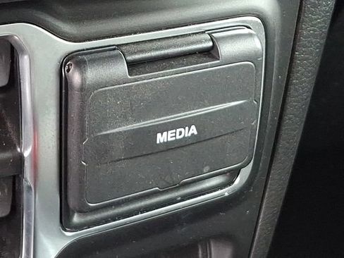 Used 2025 Jeep Wrangler Unlimited Sahara AWD/4WD image 18