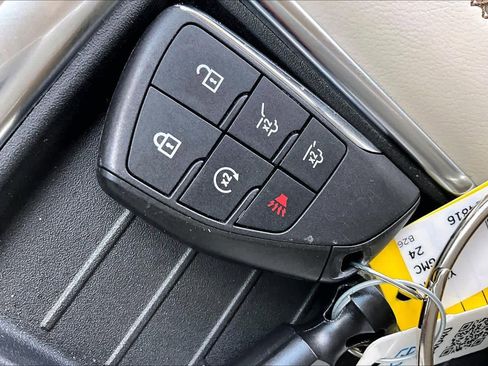 Used 2024 GMC Yukon Denali w/ Advanced Technology Package image 15