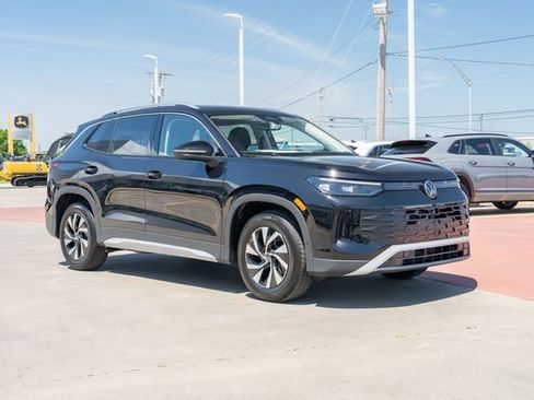 New 2026 Volkswagen Tiguan S FWD image 8