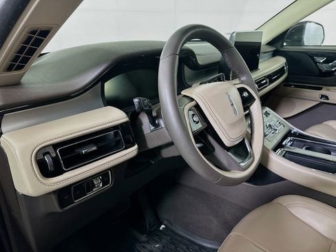 Used 2022 Lincoln Aviator AWD w/ Premium Package image 10