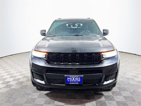 Used 2021 Jeep Grand Cherokee L Laredo image 3