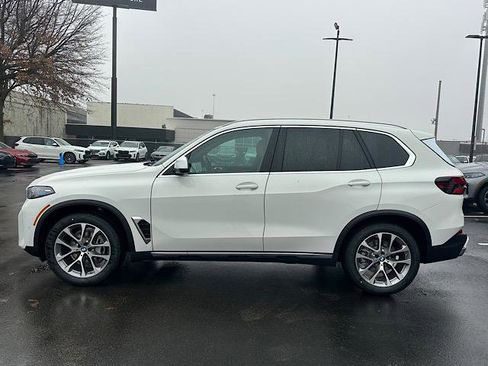 New 2026 BMW X5 xDrive40i w/ Premium Package image 3
