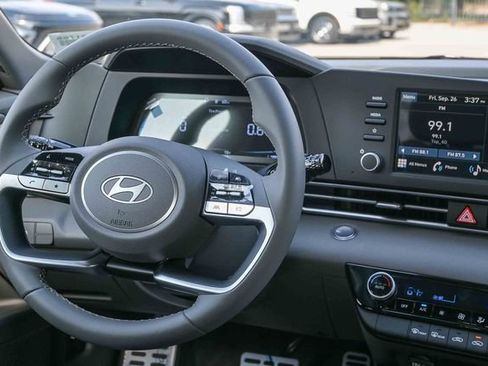 Certified 2025 Hyundai Elantra Sport image 16