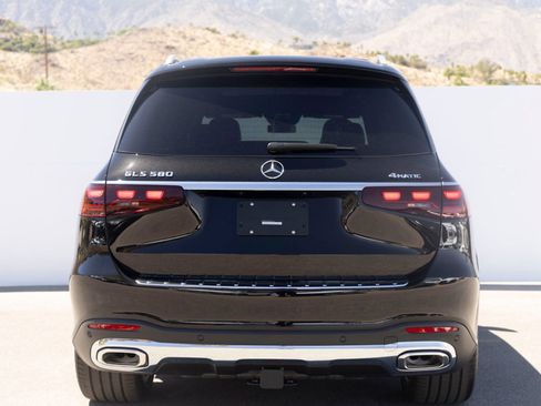 New 2026 Mercedes-Benz GLS 580 4MATIC image 9