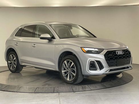 Certified 2023 Audi Q5 2.0T Premium w/ Convenience Package AWD/4WD image 9