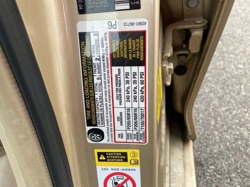 Used 2012 Toyota Camry LE image 24