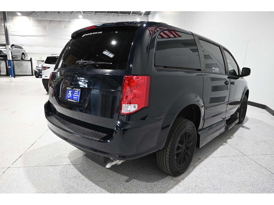 Used 2015 Dodge Grand Caravan SXT FWD image 6