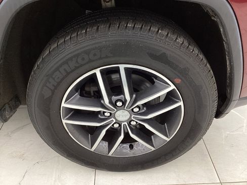 Used 2018 Jeep Grand Cherokee Limited AWD/4WD image 48