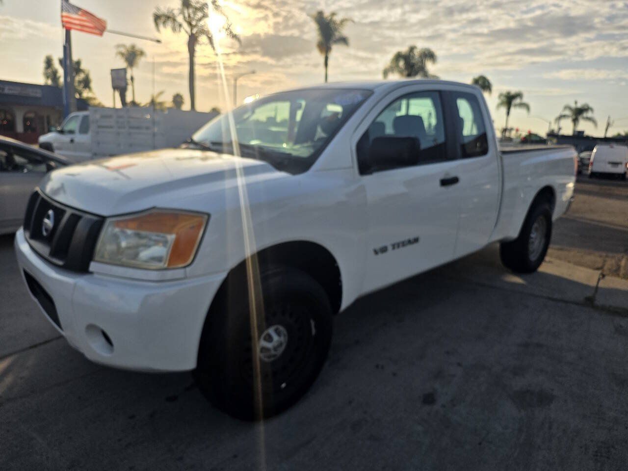 Used 2011 Nissan Titan S RWD image 4