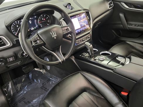 Used 2023 Maserati Ghibli Modena RWD image 16