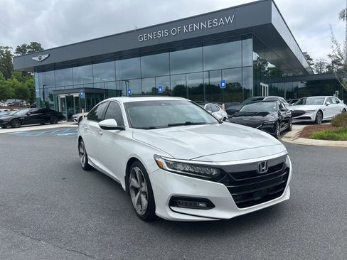 Used 2018 Honda Accord Touring image 1