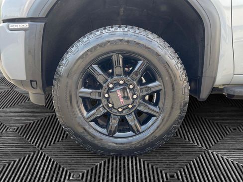 Used 2024 GMC Sierra 2500 AT4 w/ AT4 Premium Plus Package AWD/4WD image 14