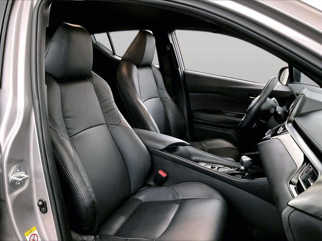 Used 2018 Toyota C-HR XLE FWD image 7