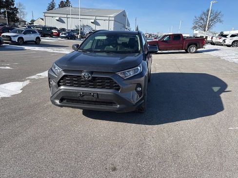 Used 2021 Toyota RAV4 XLE Premium image 2