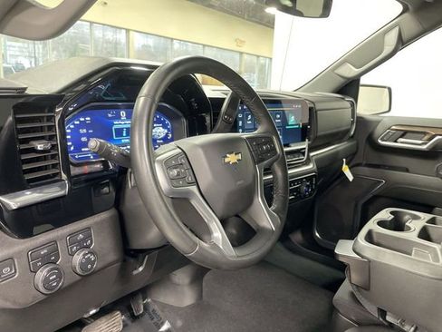 Used 2023 Chevrolet Silverado 1500 LT image 14