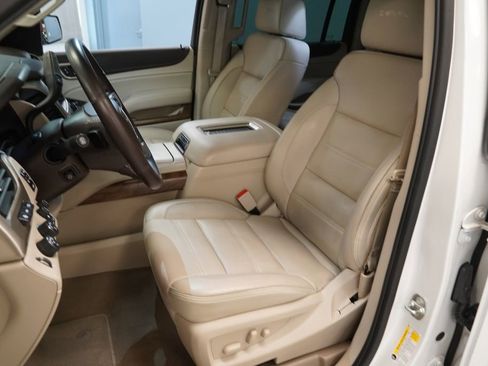 Used 2020 GMC Yukon XL Denali w/ Denali Ultimate Package AWD/4WD image 4