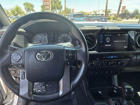 Used 2017 Toyota Tacoma TRD Pro AWD/4WD image 12