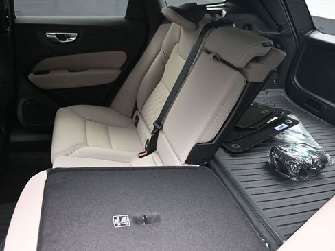 New 2026 Volvo XC60 B5 Core w/ Protection Package Premier image 22