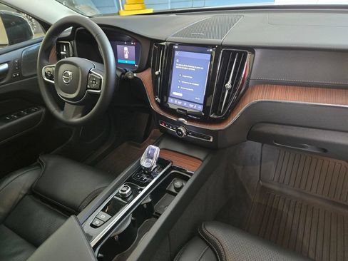 Certified 2024 Volvo XC60 B5 Ultimate w/ Protection Package Premier AWD/4WD image 10