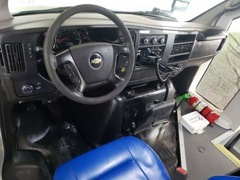 Used 2015 Chevrolet Express 4500 w/ Shuttle Bus Package image 10