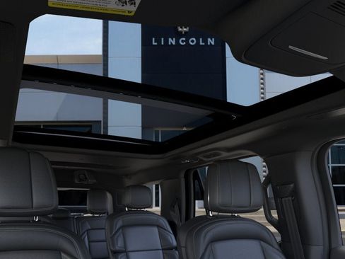 New 2026 Lincoln Navigator Reserve w/ Jet Appearance Package AWD/4WD image 22
