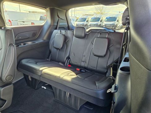 New 2026 Chrysler Pacifica Select image 29