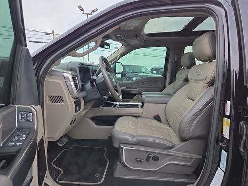 Used 2025 Ford F250 Platinum w/ Platinum Plus Package AWD/4WD image 11