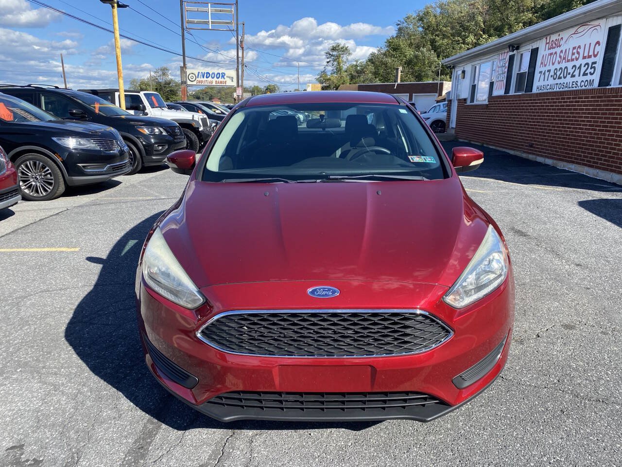 Used 2015 Ford Focus SE FWD image 2