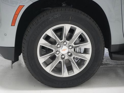 New 2026 Chevrolet Suburban Premier image 13