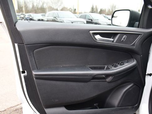 Used 2016 Ford Edge SE image 21
