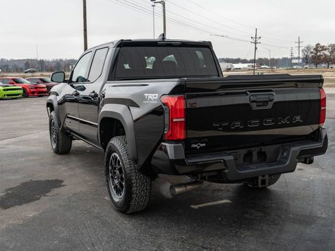 Used 2025 Toyota Tacoma 4x4 Double Cab image 3