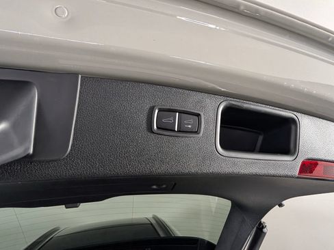 New 2026 Porsche Macan GTS AWD/4WD image 18
