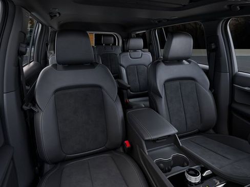 New 2026 Jeep Grand Cherokee L Laredo image 16