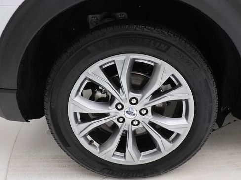 Used 2023 Ford Explorer Limited image 10
