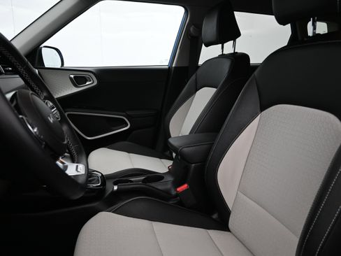 Used 2024 Kia Soul GT-Line FWD image 11
