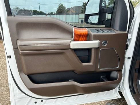 Used 2022 Ford F250 King Ranch w/ Chrome Package AWD/4WD image 13