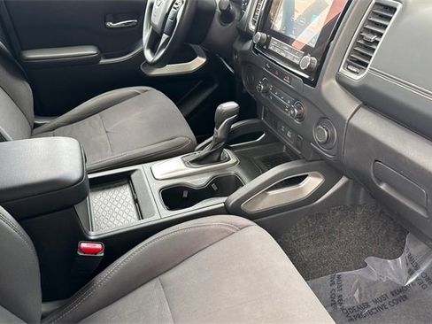 Used 2023 Nissan Frontier SV image 19