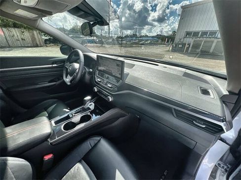 Used 2023 Nissan Altima 2.5 SR w/ SR Premium Package FWD image 27