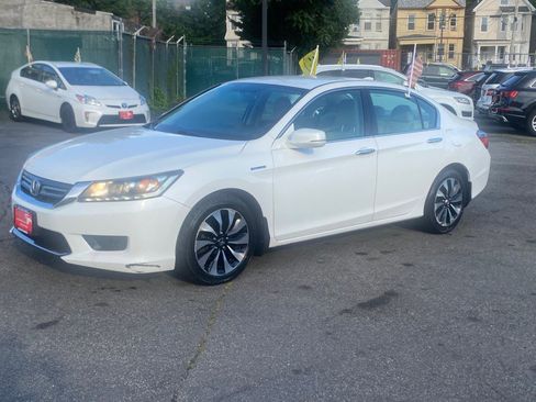 Used 2015 Honda Accord Hybrid Sedan image 3