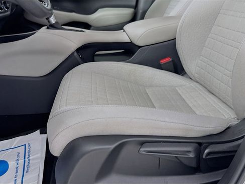 Used 2024 Honda HR-V LX image 24