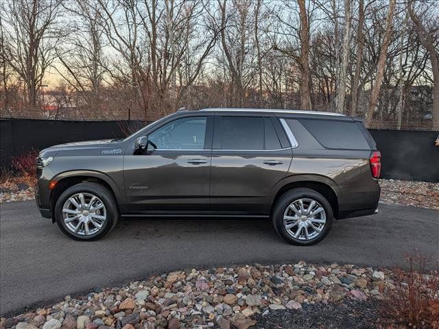 Used 2021 Chevrolet Tahoe High Country w/ Premium Package AWD/4WD image 2