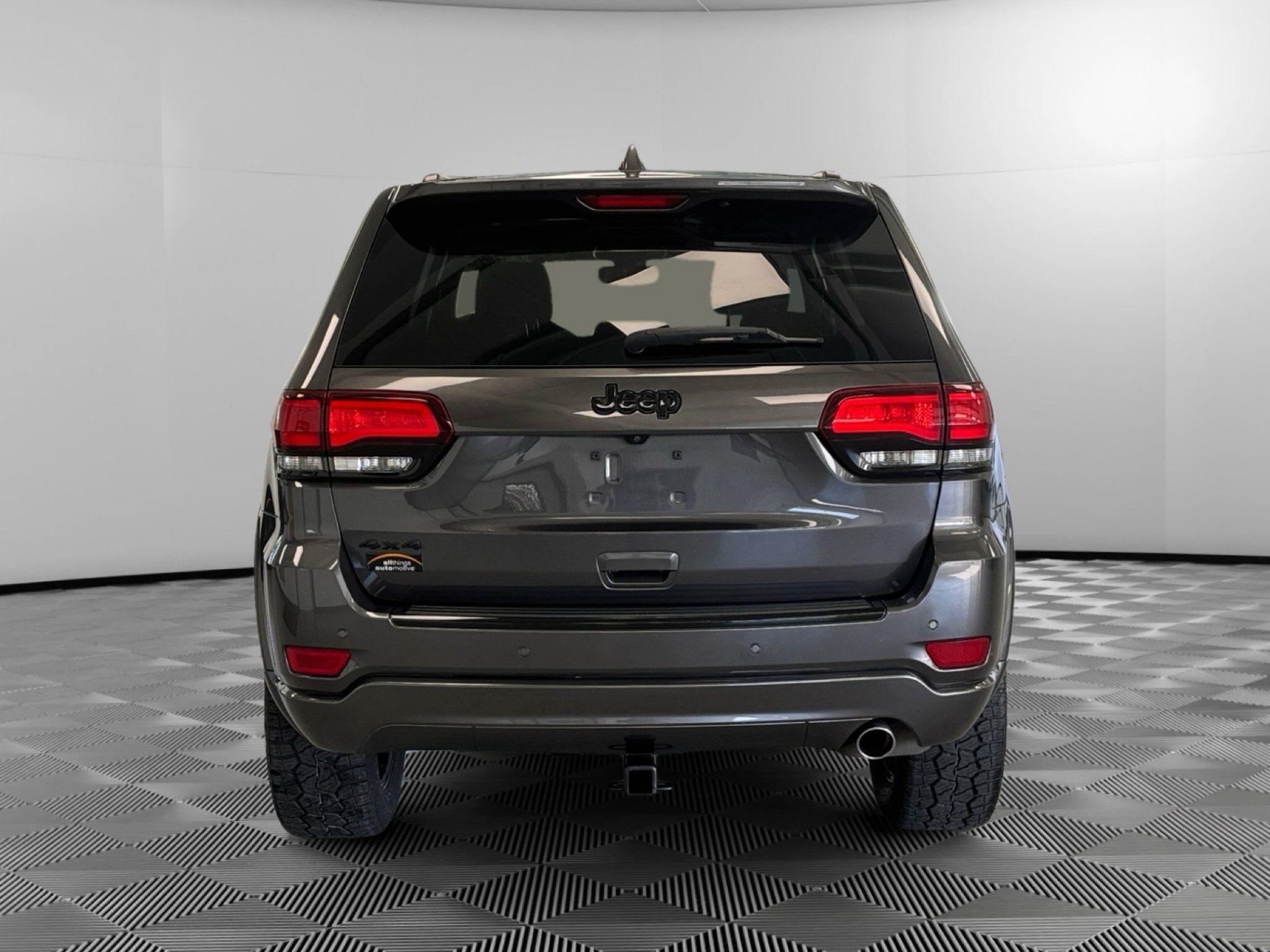 Used 2018 Jeep Grand Cherokee Altitude AWD/4WD image 7