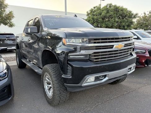 Used 2021 Chevrolet Silverado 1500 High Country w/ Technology Package AWD/4WD image 3