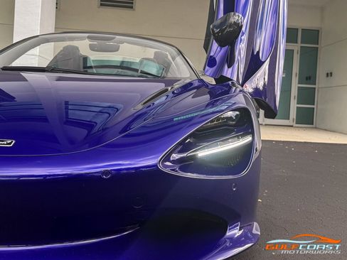 Used 2025 McLaren 750S Spider image 3