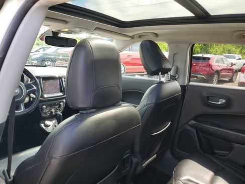 Used 2018 Jeep Compass Limited w/ Navigation Group AWD/4WD image 9