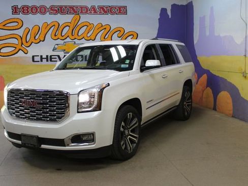 Used 2018 GMC Yukon Denali w/ Denali Ultimate Package AWD/4WD image 2