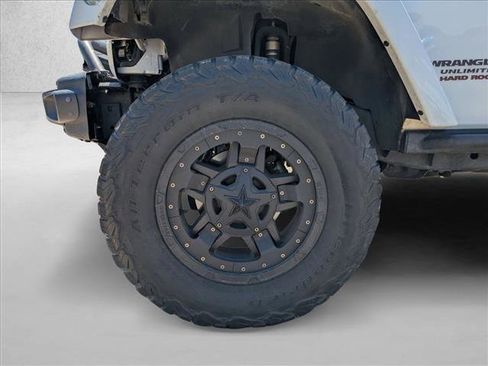 Used 2017 Jeep Wrangler Unlimited Rubicon AWD/4WD image 17