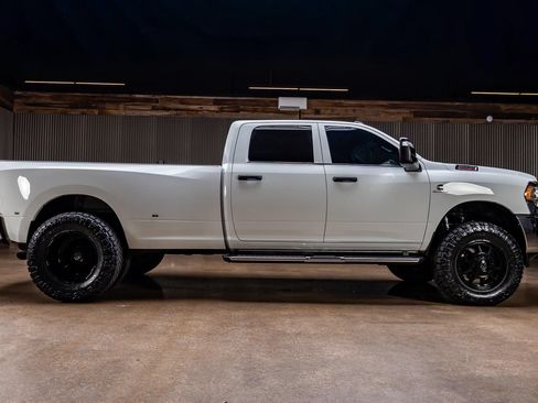 Used 2024 RAM 3500 Tradesman w/ Chrome Appearance Group AWD/4WD image 5