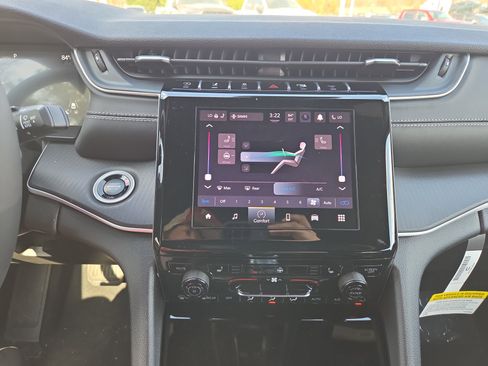 New 2026 Jeep Grand Cherokee Laredo X image 9