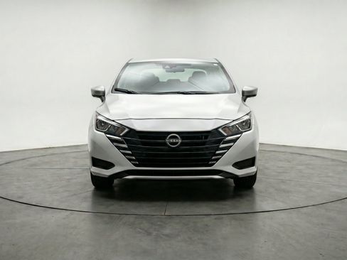 Used 2025 Nissan Versa SV FWD image 2